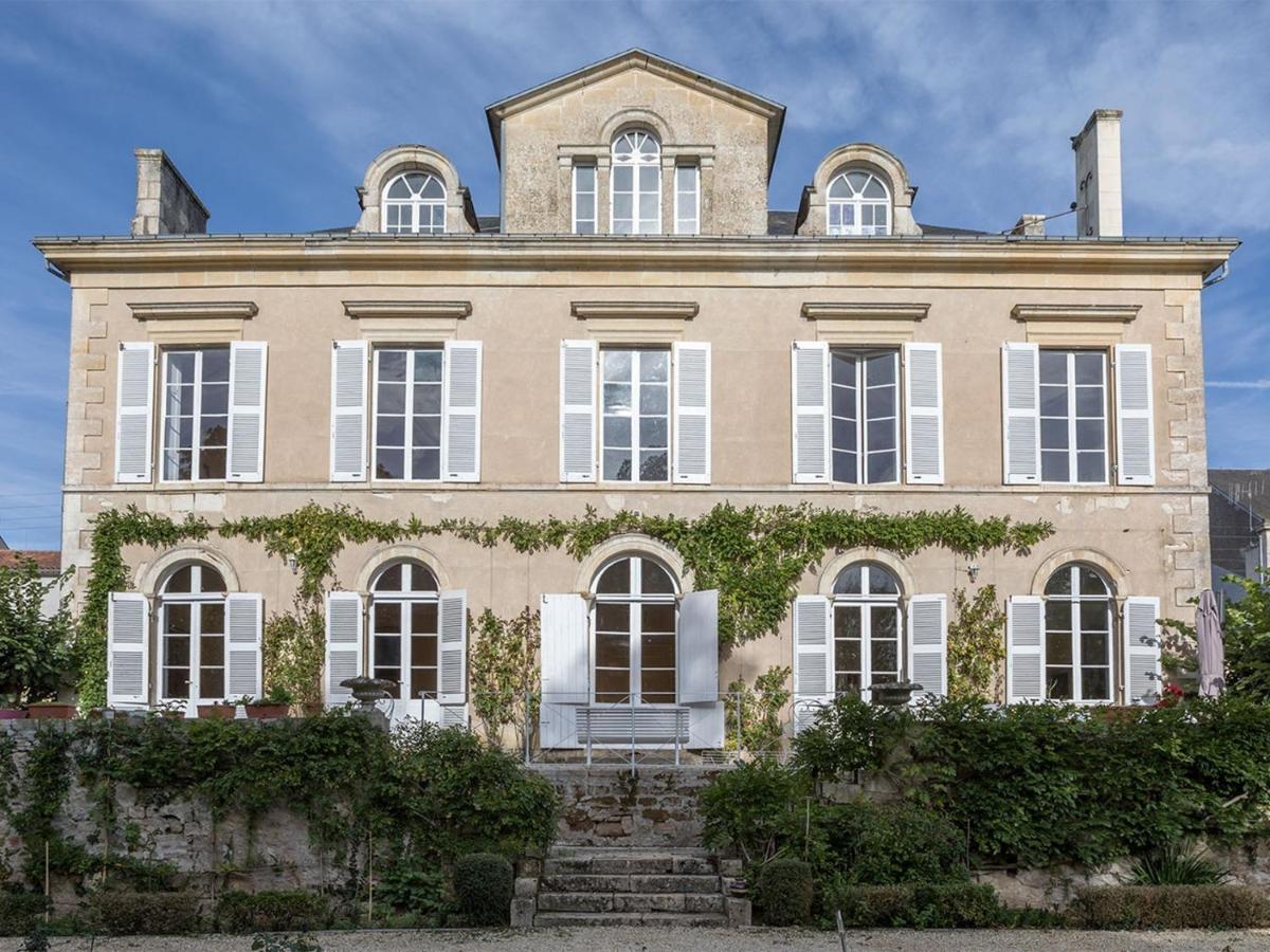 Chambre D'Hotes La Maison De Maitre Hotel Fontenay-le-Comte Exterior photo