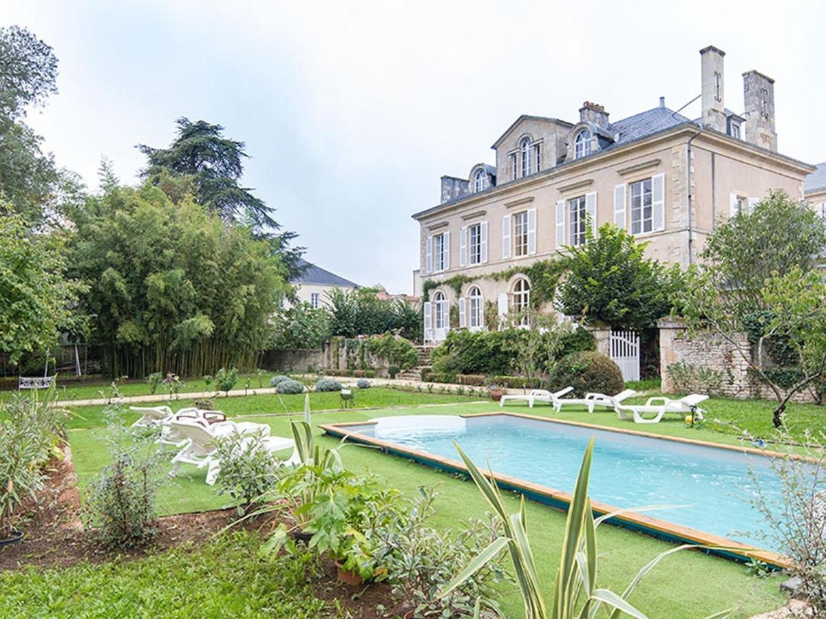 Chambre D'Hotes La Maison De Maitre Hotel Fontenay-le-Comte Exterior photo