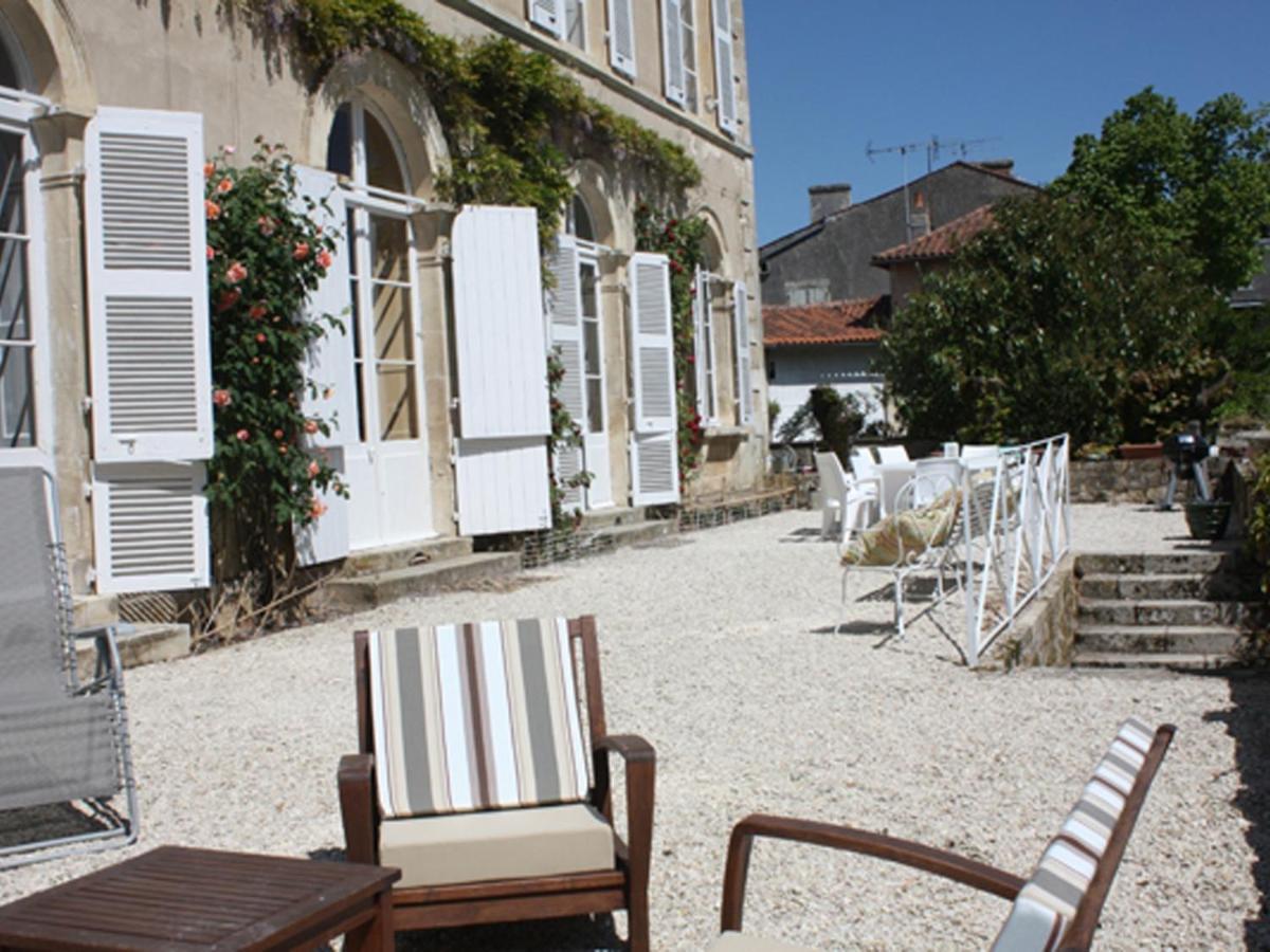 Chambre D'Hotes La Maison De Maitre Hotel Fontenay-le-Comte Exterior photo